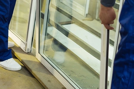 Commercial Glass Repair Technician in St. Cloud, FL